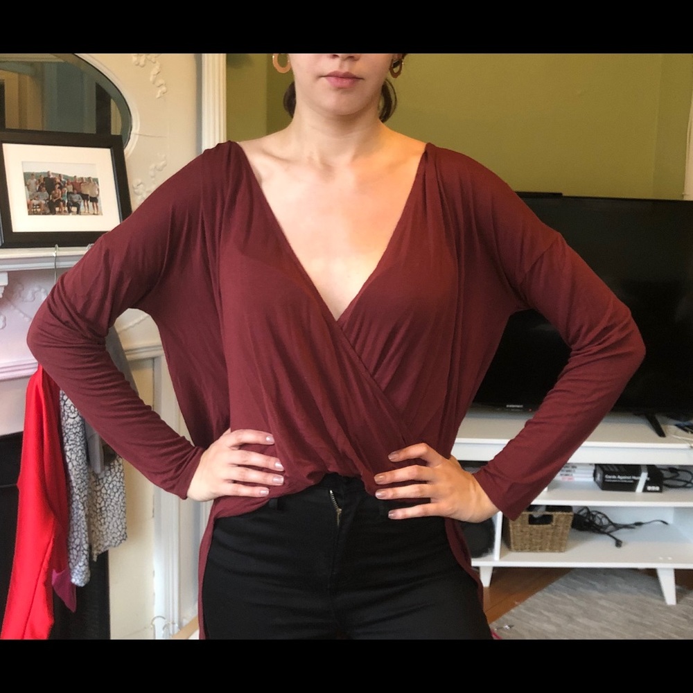 Long sleeve maroon top
